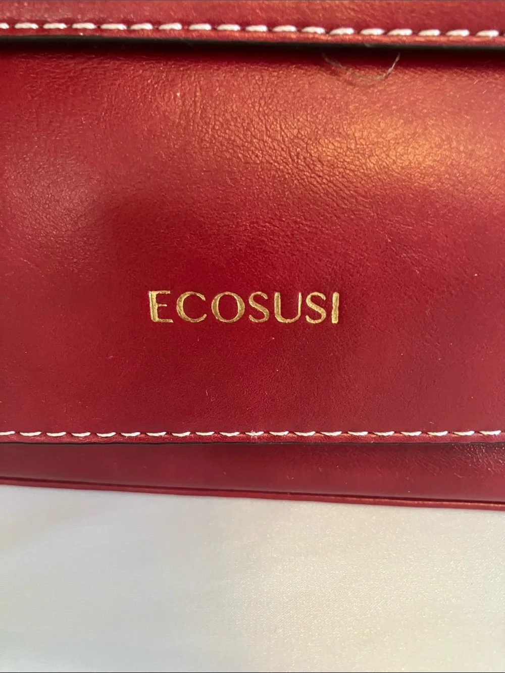 Ecosusi small women’s backpack in red with gold trim